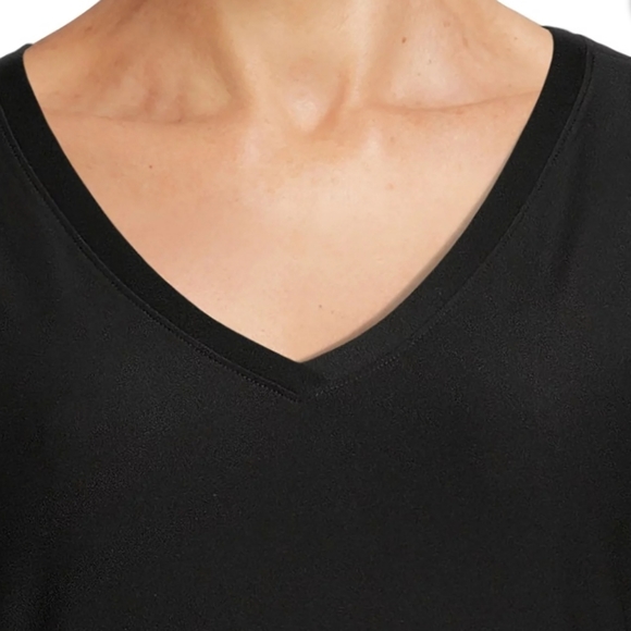 EUC No Boundaries Juniors’ Short Sleeve Brushed V-Neck T-Shirt Size Medium - Picture 3 of 7